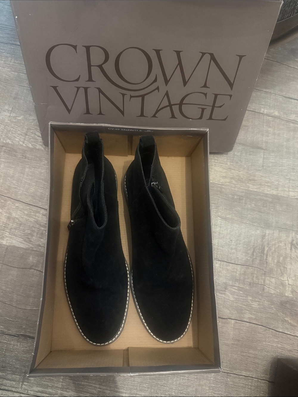 Crown Vintage Women's Black Suede Chukka Boots